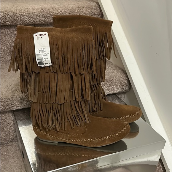 Mudd Minnetonka Brown Moccasin Fringe Boots - Picture 1 of 6